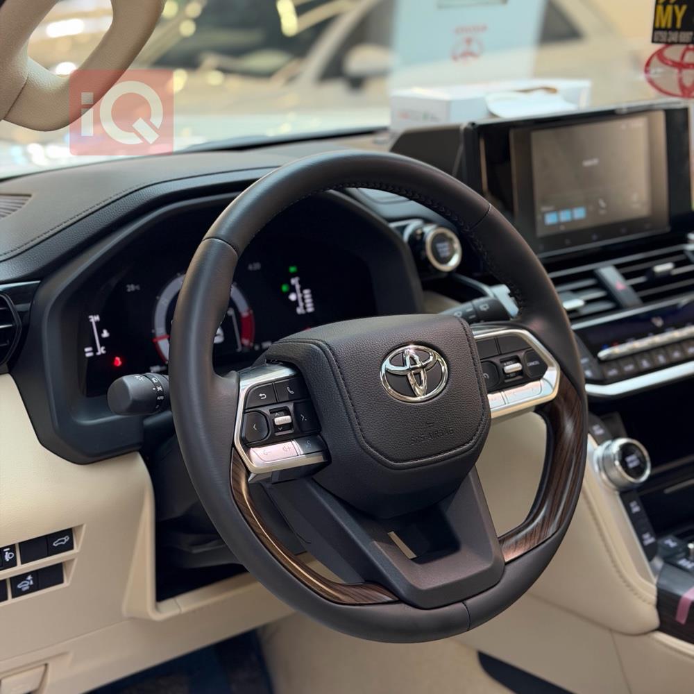 تۆیۆتا لاند کروزەر